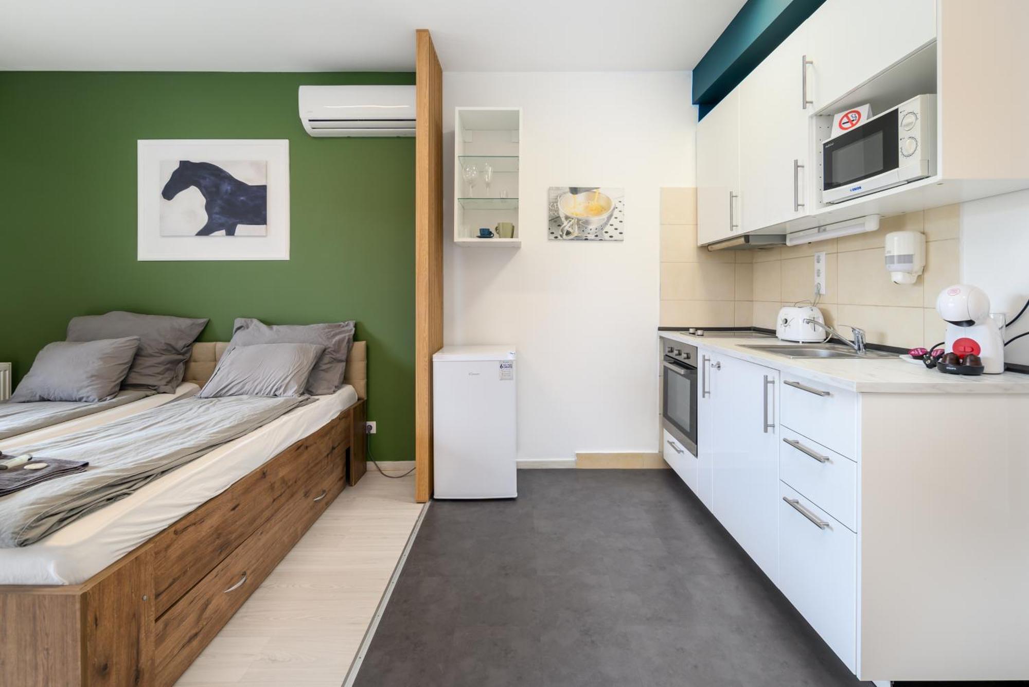 Atrium Residence Deluxe Suite-Free Parking Garage Same Building Budapest Exterior photo